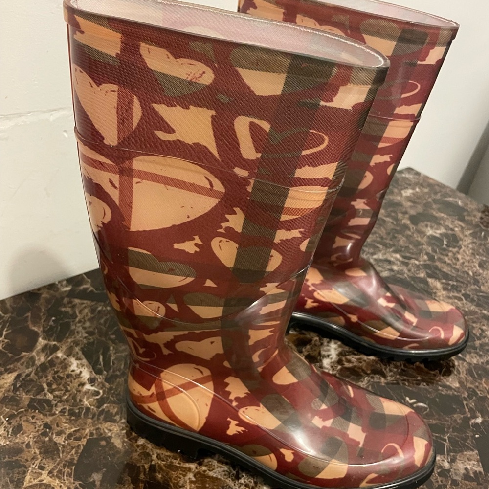 Stylish Red and Brown Patterned Rain Boots